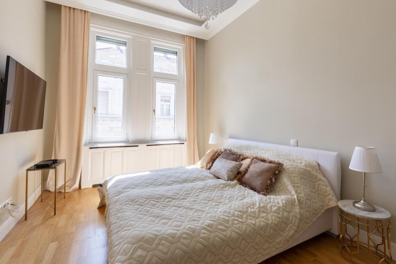 Designer Luxury Home In The Jewish Quarter Budapešť Exteriér fotografie